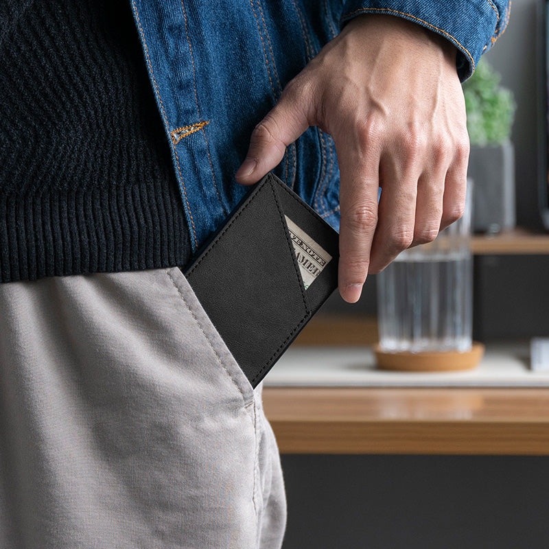 TVC501 - Patented Leather Aluminum Pop Out Card Holder